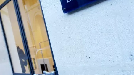 PARIS COMMERCE 