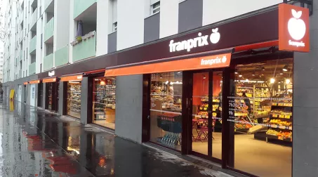 LYON COMMERCE 