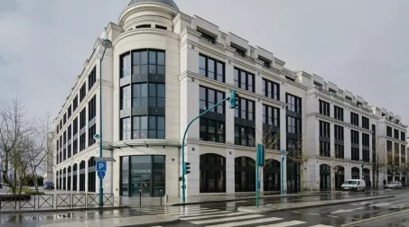 SERRIS BUREAUX 